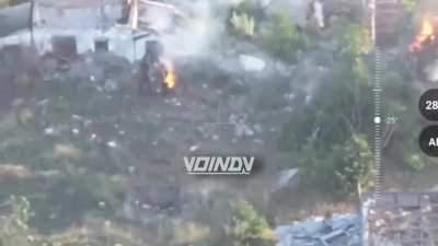 RU POV: UAF tank crew member on fire after surviving a ZALA UAV strike on his tank, near the village of Urozhaine, Donetsk region.