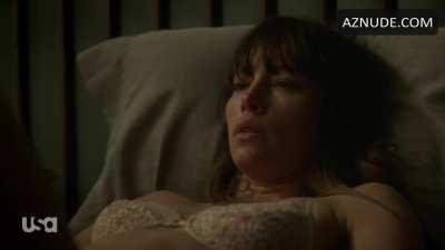 Jessica Biel squeezes head in The Sinner