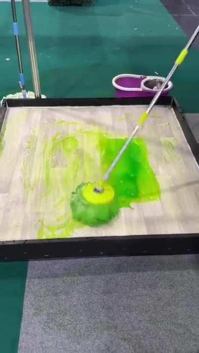 This mop vanishing the green