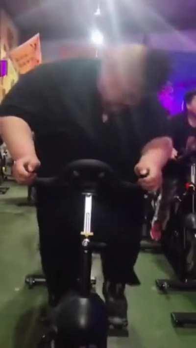 This guy lost over 200kg