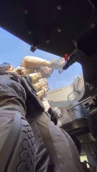 Ukrainian humvee machine gunner going cyclic. (ORIGINAL SOUND)