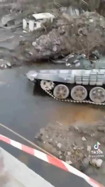 Russian tank falls of bridge