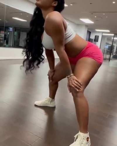 Joseline Hernandez: Twerking