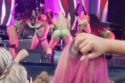 Iggy Twerking at the Minnesota State Fair 