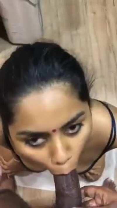 Your sanskari sis sucking my beefy cock