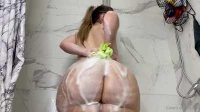 White big booty taking a shower