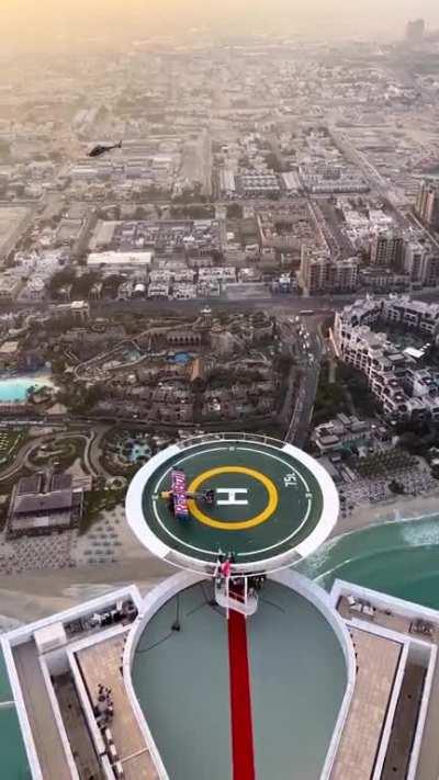 Landing a plane on Burj’s helipad