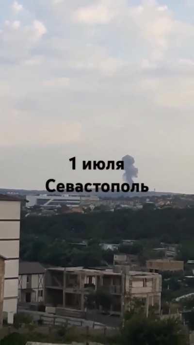 Another footage of the today's strike in Sevastopol. The comments are provided by a camera man