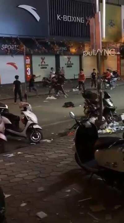 An Urban Machete Fight