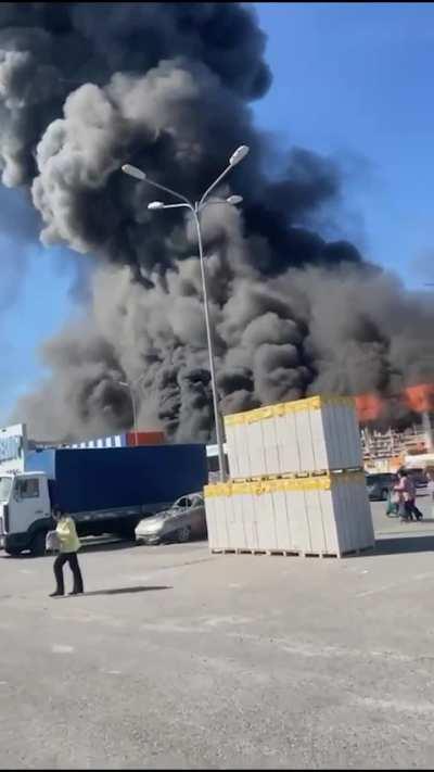 Construction mall in Kharkiv attacked by rusia with 2 aviation bombs.