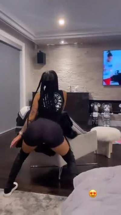 Bhad Bhabie twerking 🥰