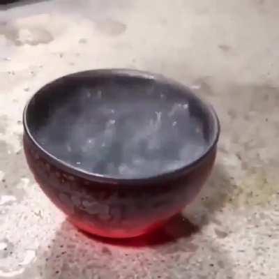 Creating a stunning pattern in a bowl with rapid water cooling