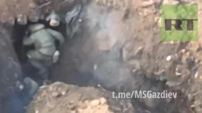 Russian soldier kills Ukrainian soldier in trenches