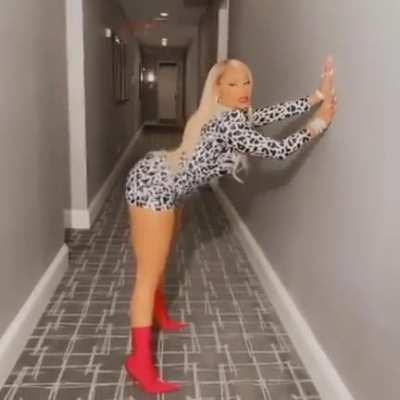 Nicki Minaj walk and Twerk 🔥🔥🔥