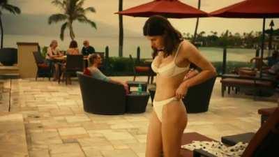 Alexandra Daddario stripping to her bikini in episode 1 of The White Lotus