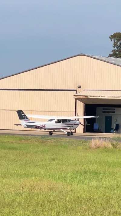 Is it normal practice to taxi with power into a hangar?