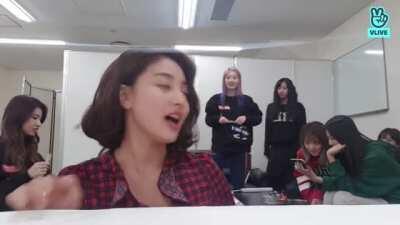 (Twice) JIHYO - Epic eye contact + booty