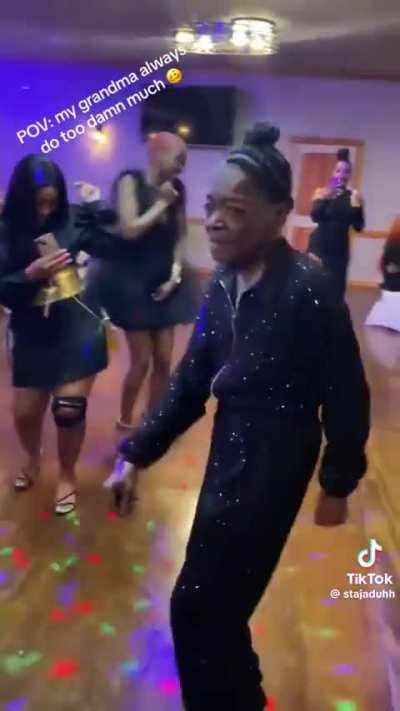 Grandma was ready to let it all loose on the dancefloor