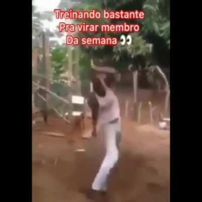 Eu treinando pra quebrar o orochi na porrada. pq privou o sub