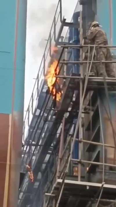 Chinese worker burns. No Backstory 