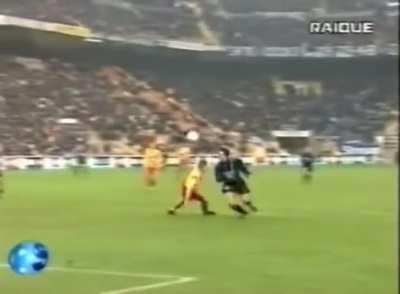24 years ago OTD Alvaro Recoba scores this masterpiece against Lecce. II Chino ⚫️🔵🇺🇾