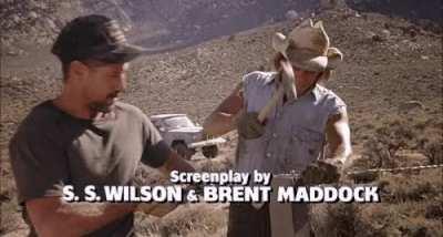 Tremors (1990) The scene where Val McKee misses hammering the nail was improvised by Kevin Bacon, Fred Ward and Ron Underwood.