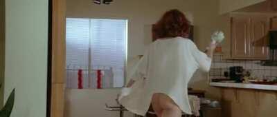 Julianne Moore Bush and Butt in Short Cuts