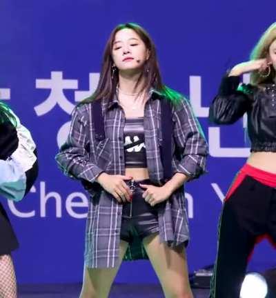 Bonus gu9udan Content - NTT Sejeong on stage