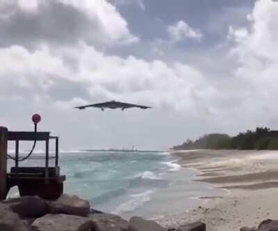 Cool b2 stealth bomber landing