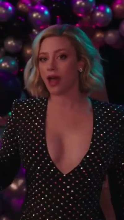 Lili Reinhart