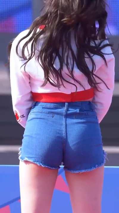 Nancy 🍑😩💦