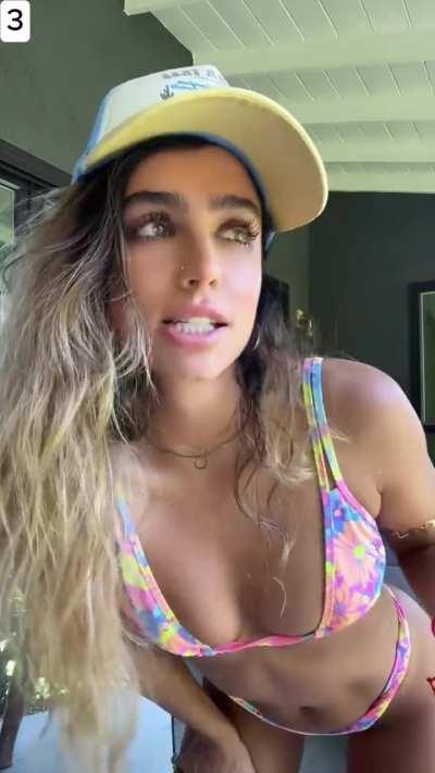 Sommer Ray JOI Challenge, (10:20, Full video in bio)