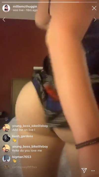 White Girl Ass Clapping On IG Live 🐰🍑👏🏽