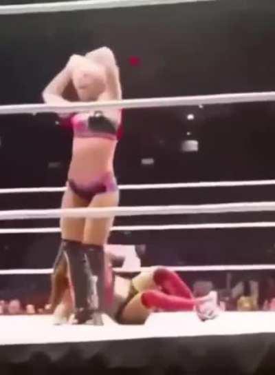 Alexa copy's Nikki