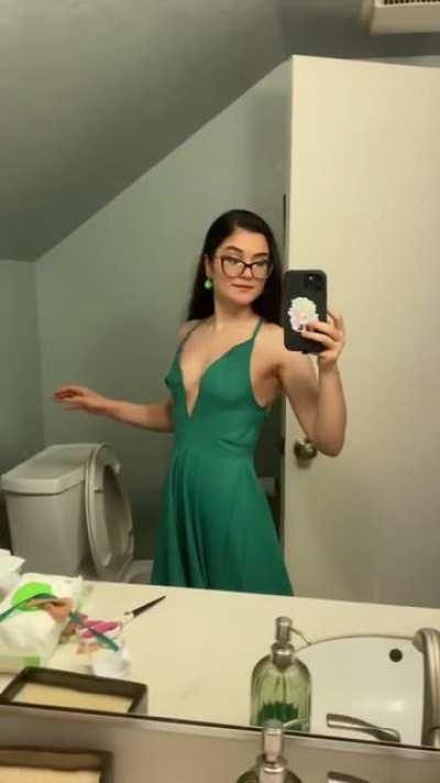 This amazing greenscreen dress