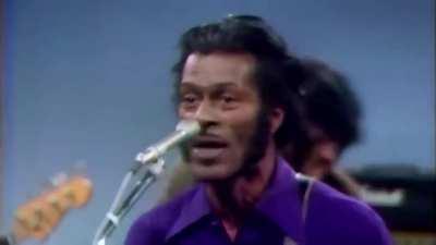 Chuck Berry's reaction to Yoko Ono screaming while playing John Lennon in 1972