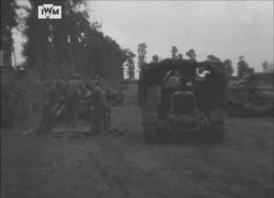 🔥 4.2-inch (107 mm) mortars from 1st Battalion Manchester...