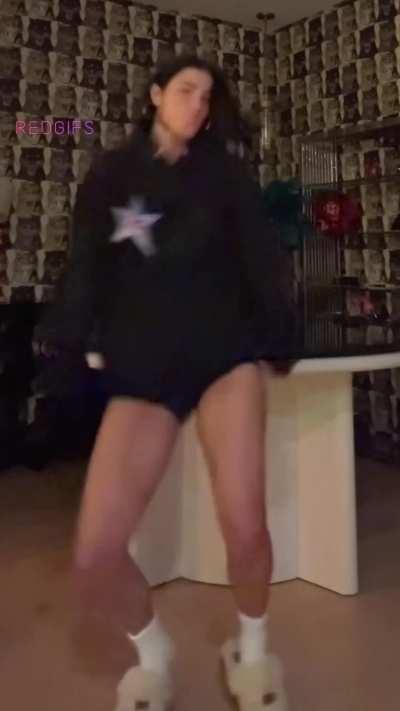 New tiktok dance in tight shorts 