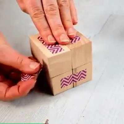 DIY Homemade cubes to show (chosen) pictures