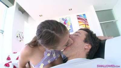 Gia Derza Kissing