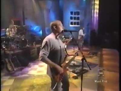 Hootie and the Blowfish cover Stone Temple Pilots’ “Interstate Love Song” (Live in 1998)