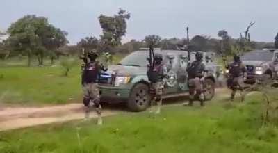 This is not the Mexican army or police, it's the CJNG cartel which has gained power since president Lopez Obrador took office. Stuff that they don't show in U.S. cable news.