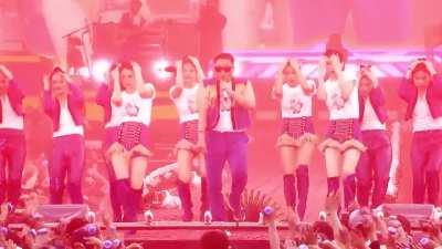 Organizers cooling down 30,000 energetic fans during PSY's 3.5hour concert in Seoul