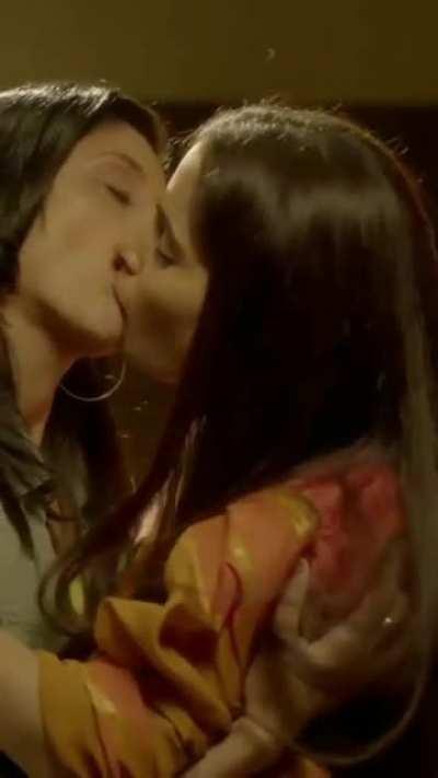 Priya Bapat kissing scene from City of Dreams