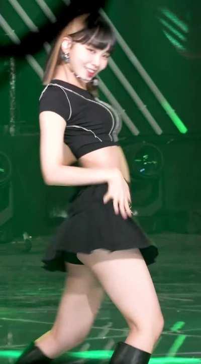 LE SSERAFIM - Chaewon