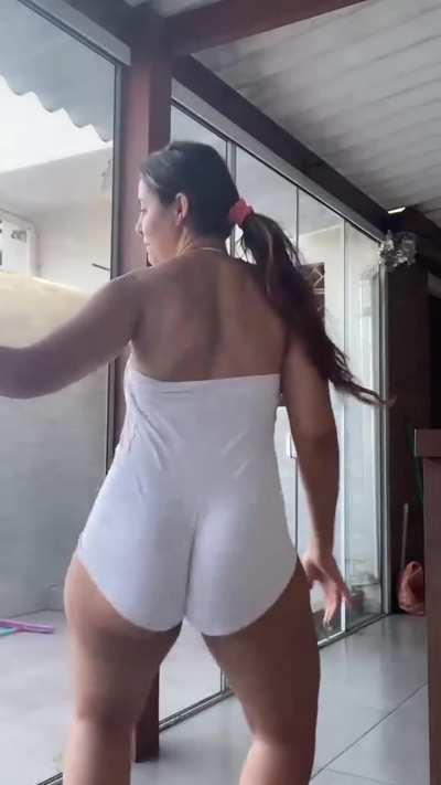 booty isinha menezes