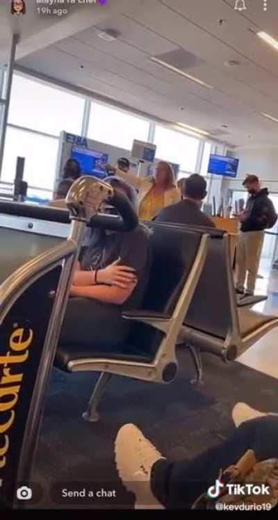 I want the manager of the FUCKING airport here