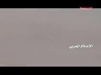 Houthi militant scores an impressive RPG hit on advancing Saudi armor