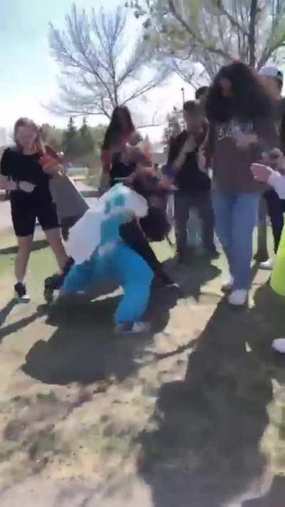 Punjabi Girls Fight at Nagar Kirtan Festival (Kahlsa Day/Sikh Holy Festival) 2023