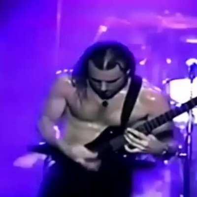 My man Chuck Schuldiner playing Spongemonger flawlessly